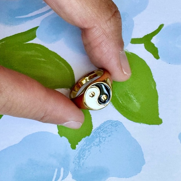 Gold Yin Yang Ring - Picture 2 of 2